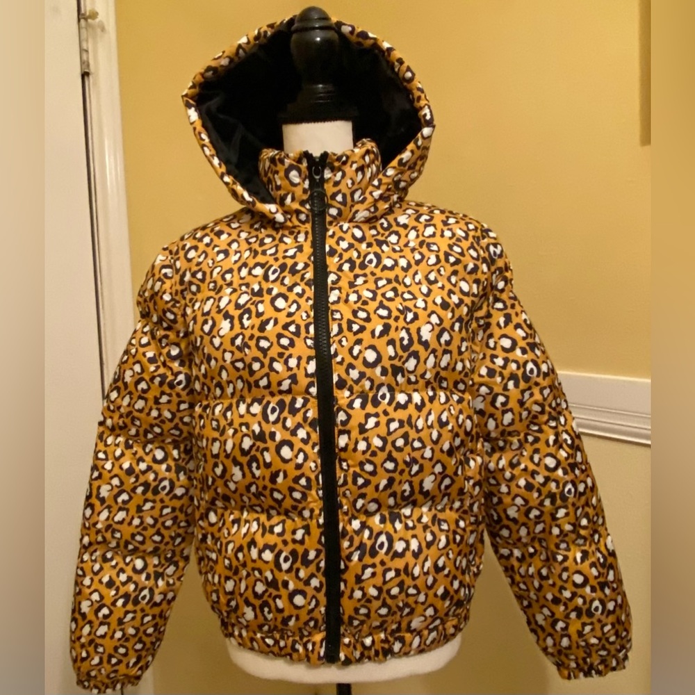 LOVE Chemiztry Ladies Puffer Jacket; Medium; Gold & Black; NWT.